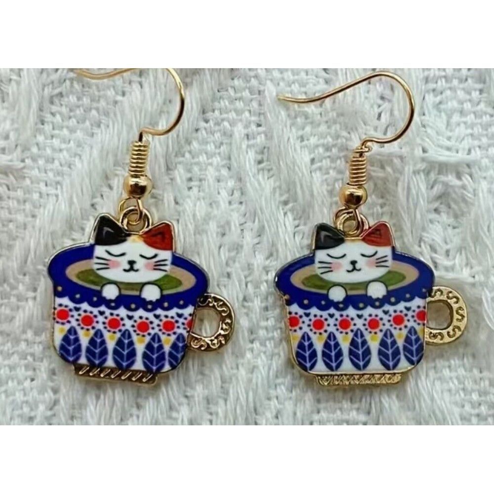 Calico Cat in Blue White Coffee/Teacup‎ Earrings NWT Cute